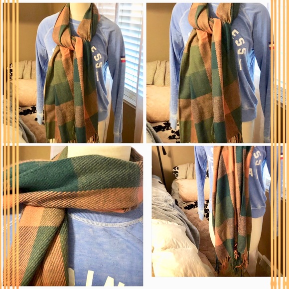 Scarf - Picture 3 of 8